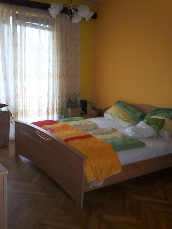 Hotel Attila Apartman Siófok Zimmer foto