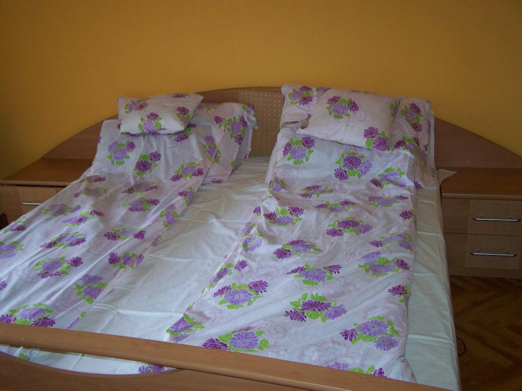Hotel Attila Apartman Siófok Zimmer foto